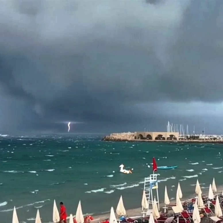 maltempo tornado salento 16 agosto 2022