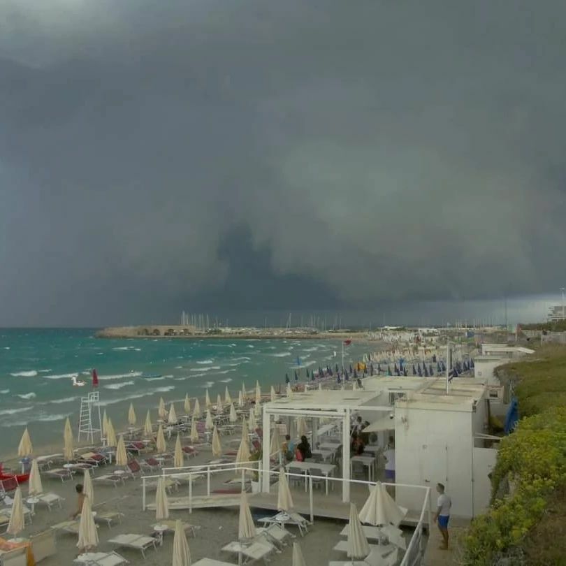 maltempo tornado salento 16 agosto 2022