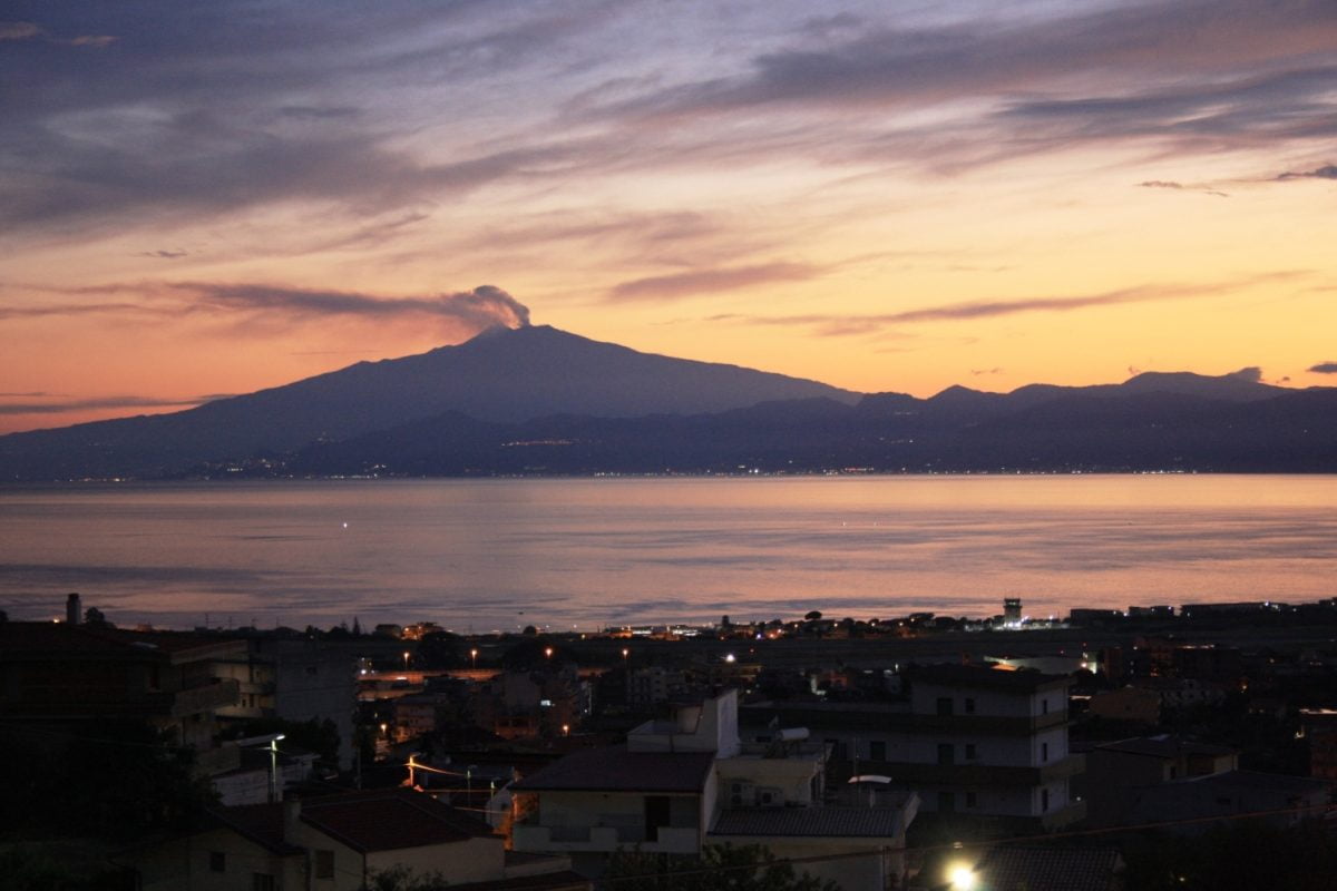 stretto di messina etna