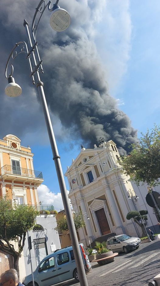 San Valentino Torio incendio campania