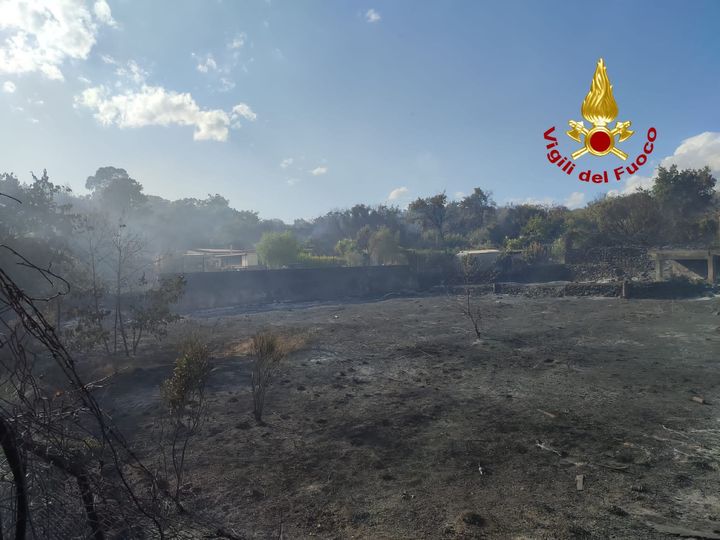 incendio aeroporto catania