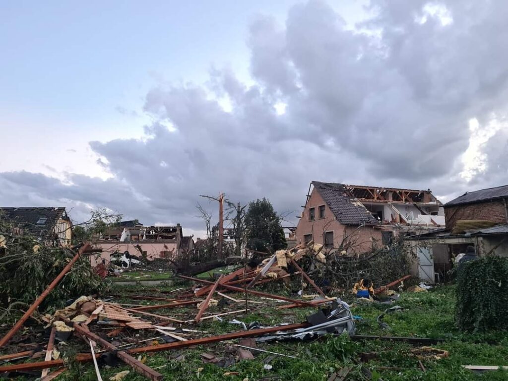 tornado Bihucourt francia