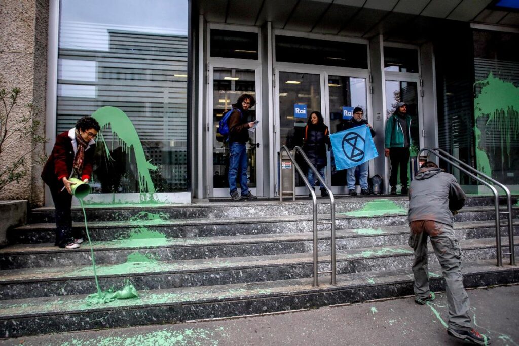 Extinction Rebellion protesta Milano