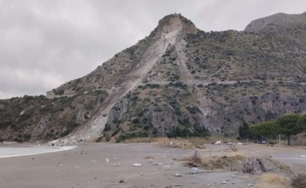 frana maratea foto spiaggia