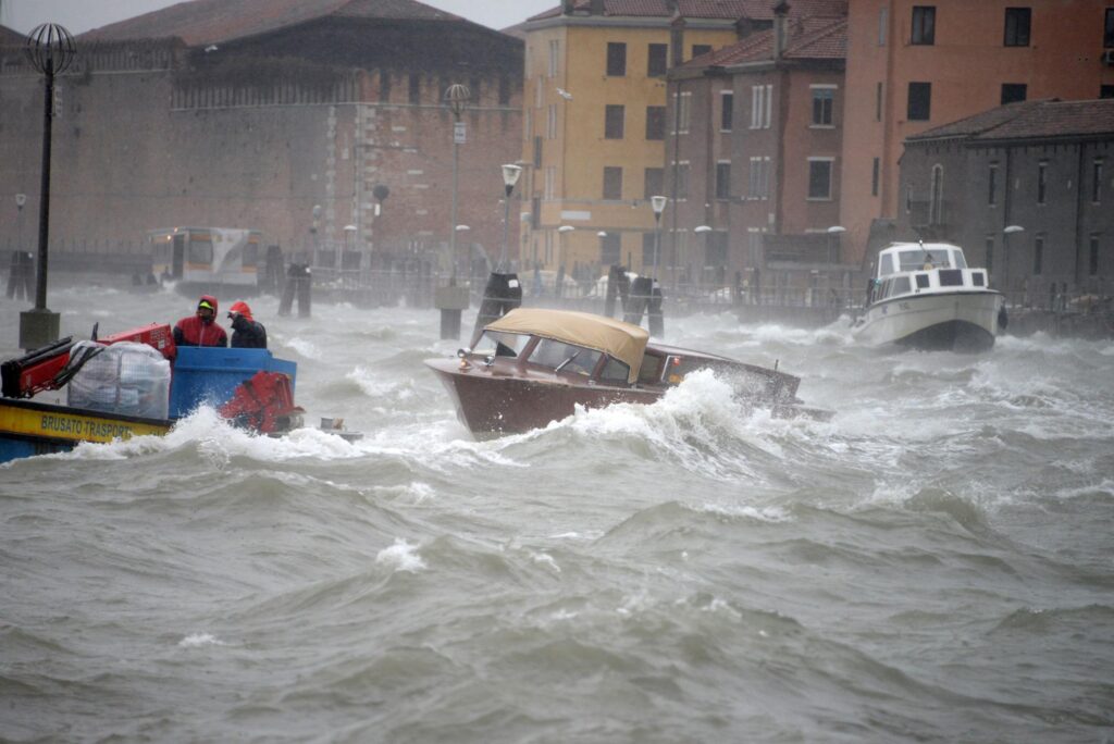 mose venezia acqua alta 22 novembre 2022