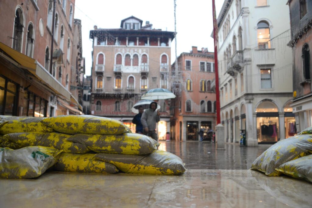 mose venezia acqua alta 22 novembre 2022