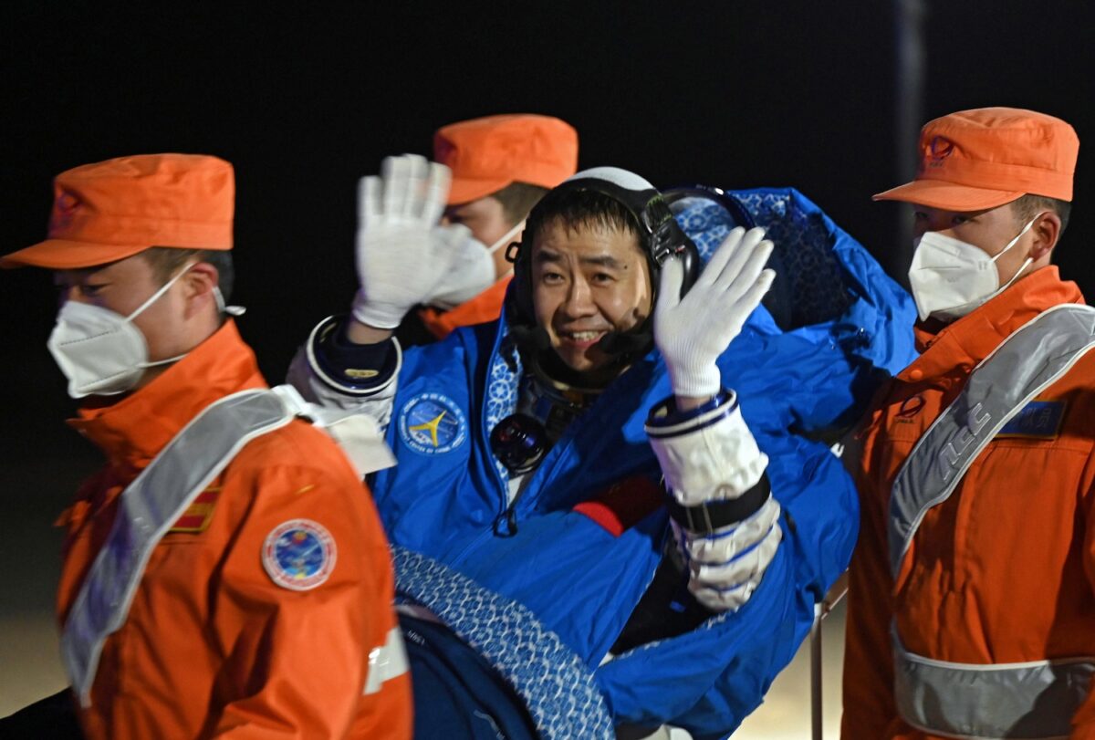 astronauti cinesi Shenzhou-14