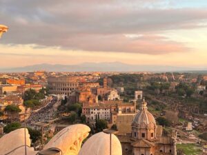 colosseo dall'alto al tramonto