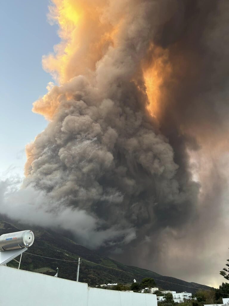 eruzione stromboli 4 dicembre 2022