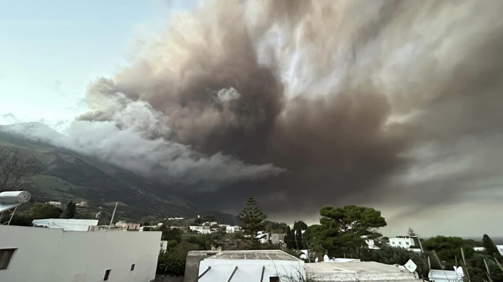 eruzione stromboli 4 dicembre 2022