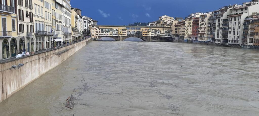 piena fiume arno