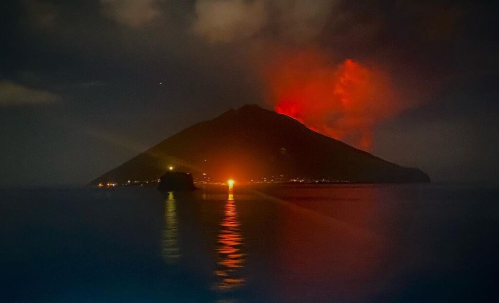 stromboli eruzione 6 dicembre 2022