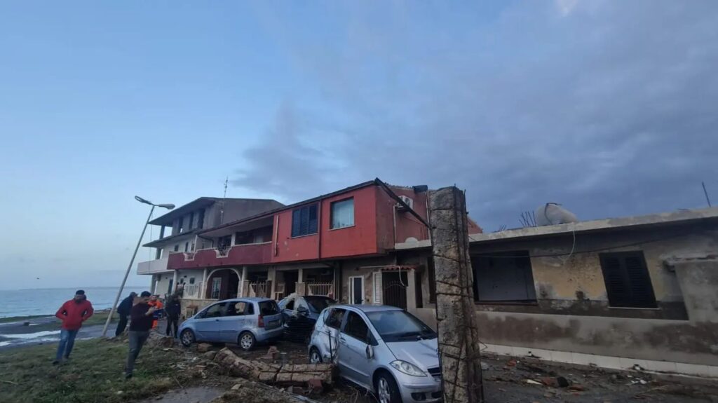 tornado Isola Capo Rizzuto 4 dicembre 2022