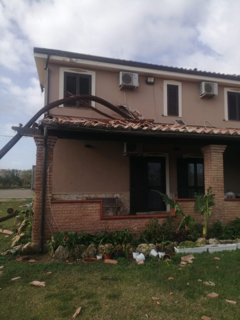 tornado isola di capo rizzuto