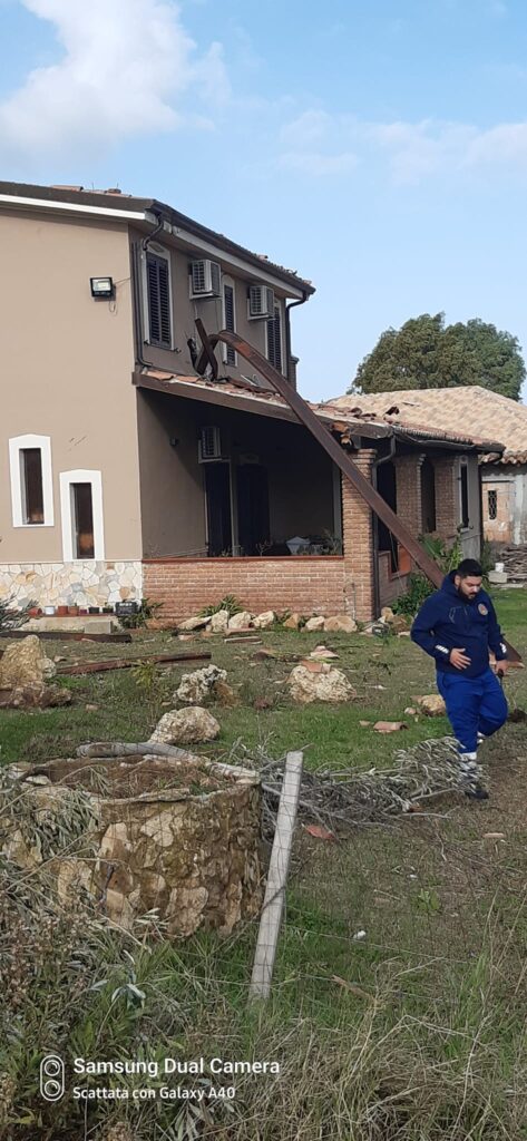 tornado isola di capo rizzuto