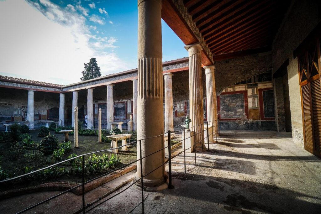 riaperta casa vettii pompei