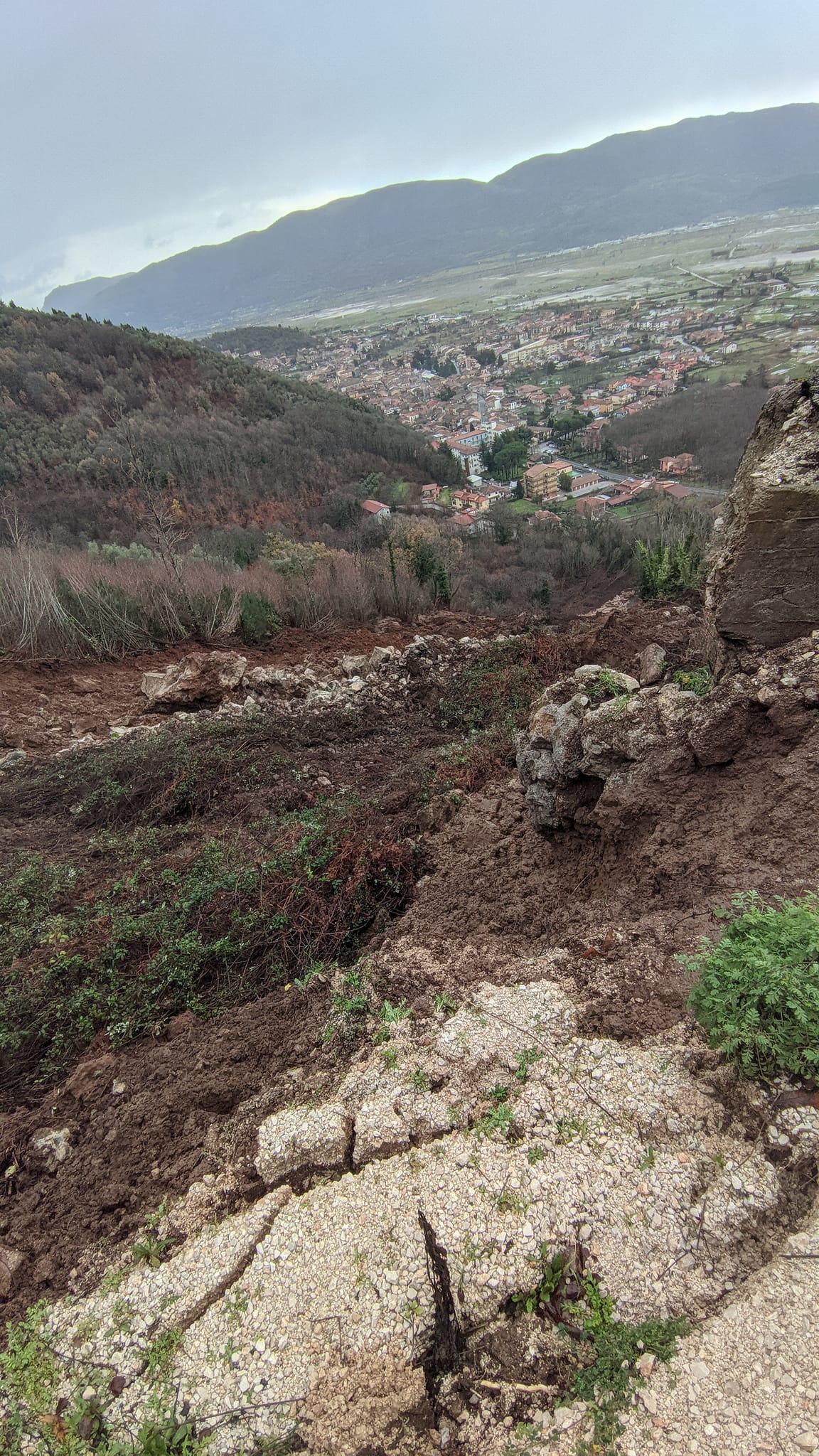 Paura Nel Salernitano, La Montagna Frana Tra San Pietro Al Tanagro E ...