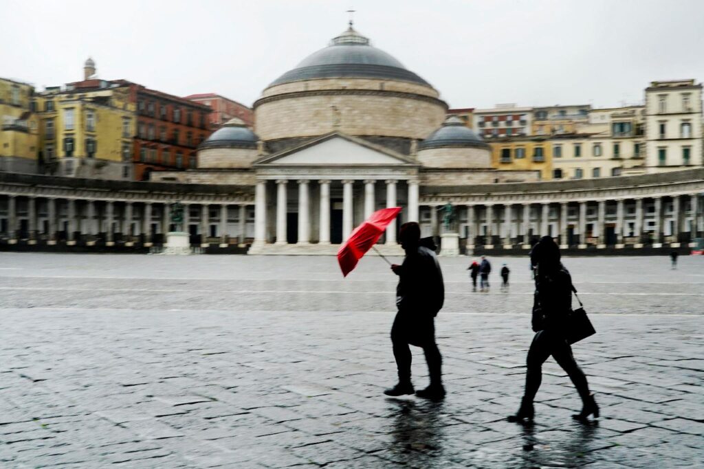 maltempo napoli forte vento 17 gennaio 2023