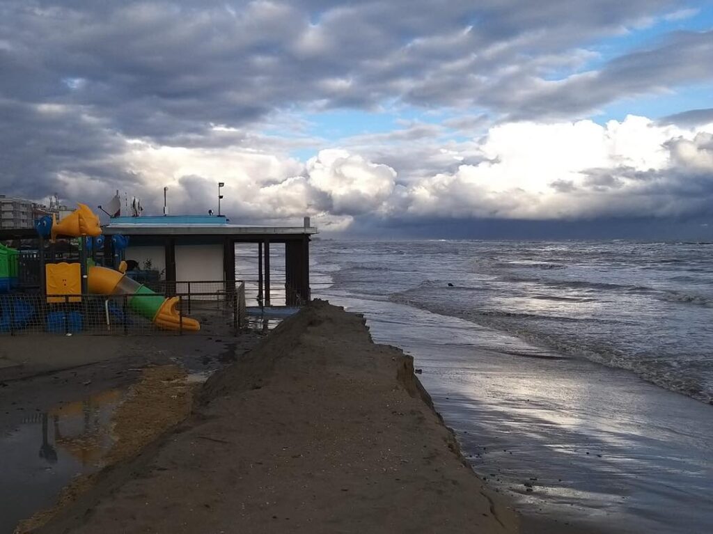 maltempo vento mareggiate cesenatico