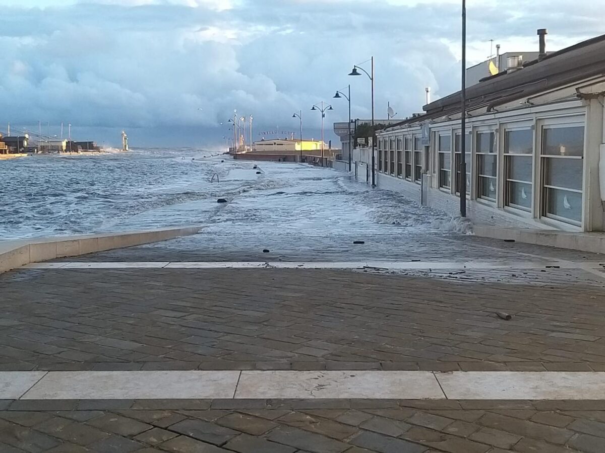 maltempo vento mareggiate cesenatico