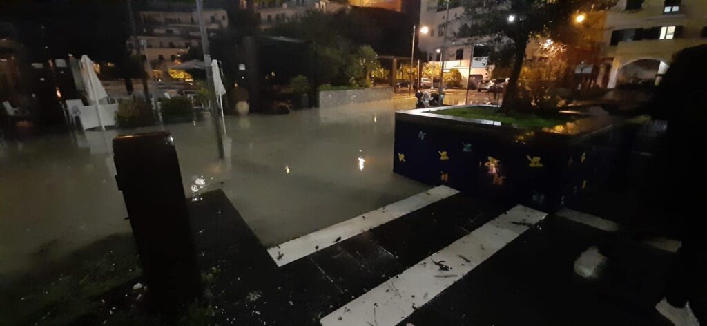 mareggiata Marina di Vietri sul Mare