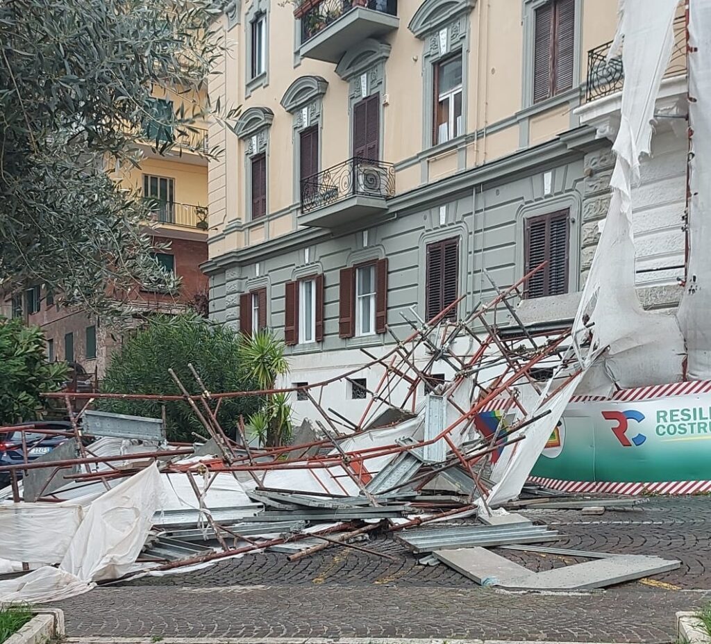 vento forte napoli