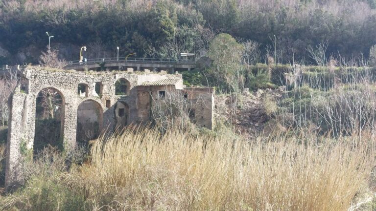 crollo ponte diavoli vietri