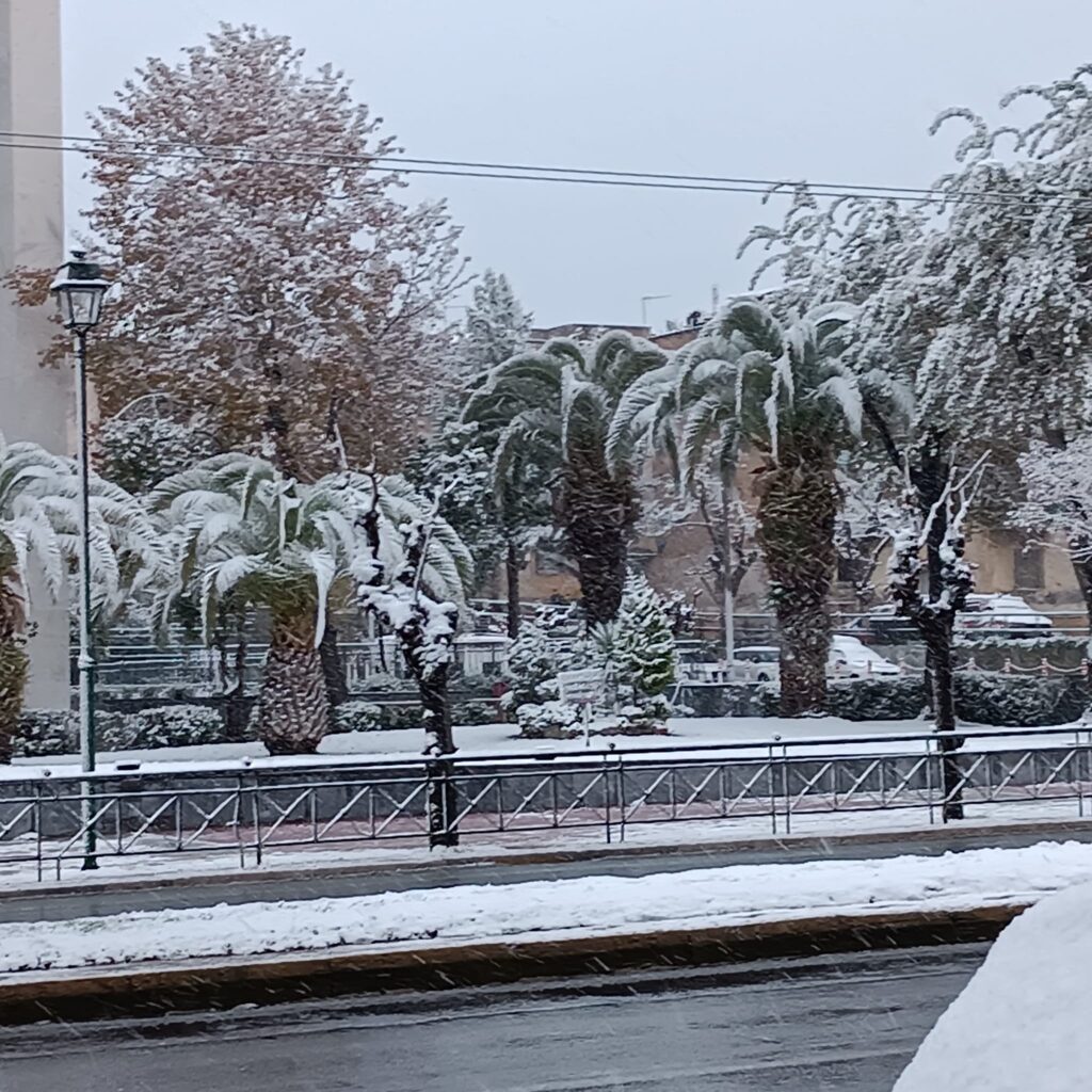 neve atene acropoli grecia