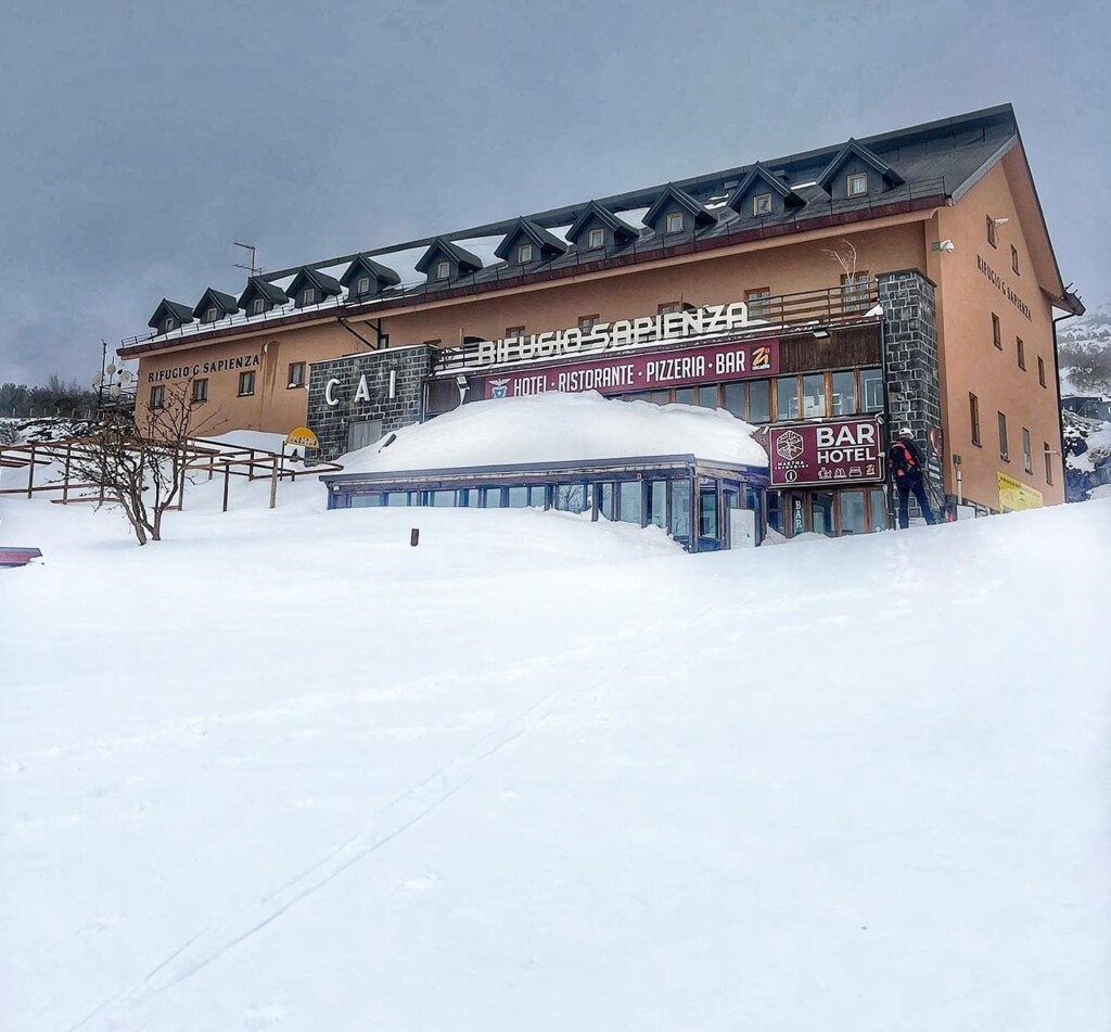 neve rifugio sapienza etna