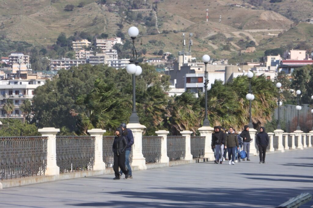 reggio calabria forte vento tramontana 5 febbraio 2023