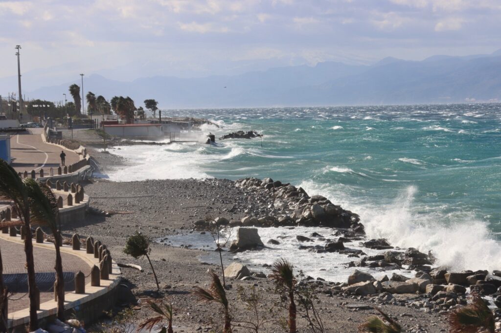 reggio calabria forte vento tramontana 5 febbraio 2023