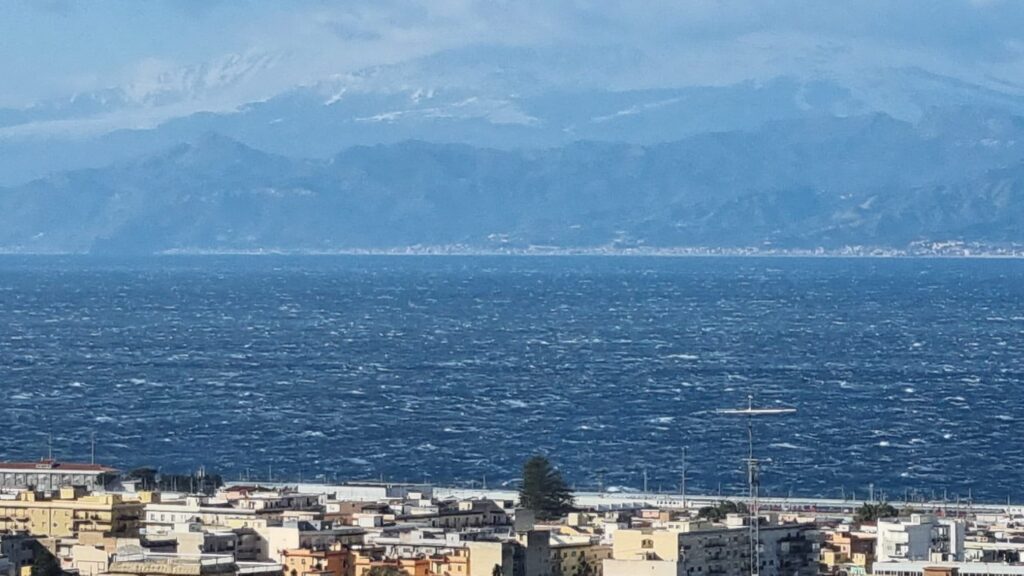 reggio calabria stretto di messina tramontana freddo