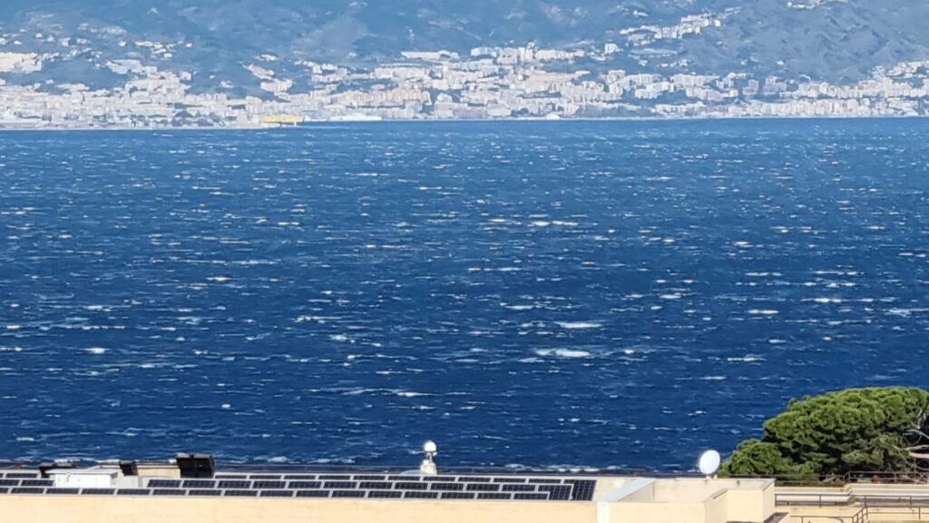 reggio calabria stretto di messina tramontana freddo