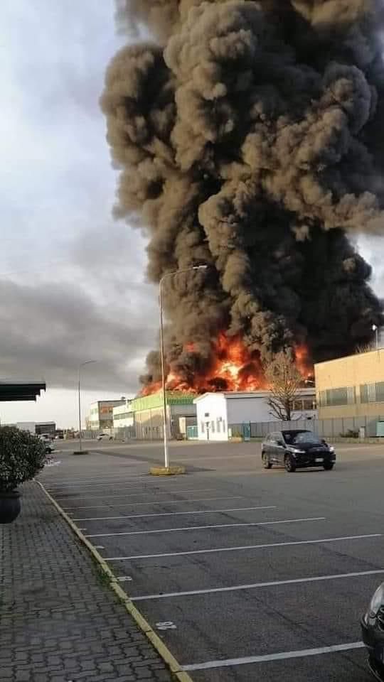 incendio novara 29 marzo