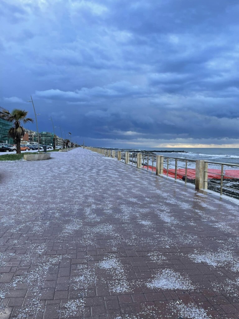 grandine roma ostia oggi 8 aprile