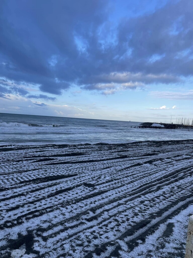 grandine roma ostia oggi 8 aprile