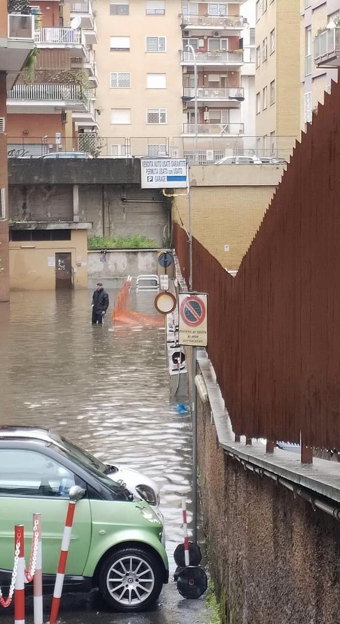 maltempo allagamenti roma