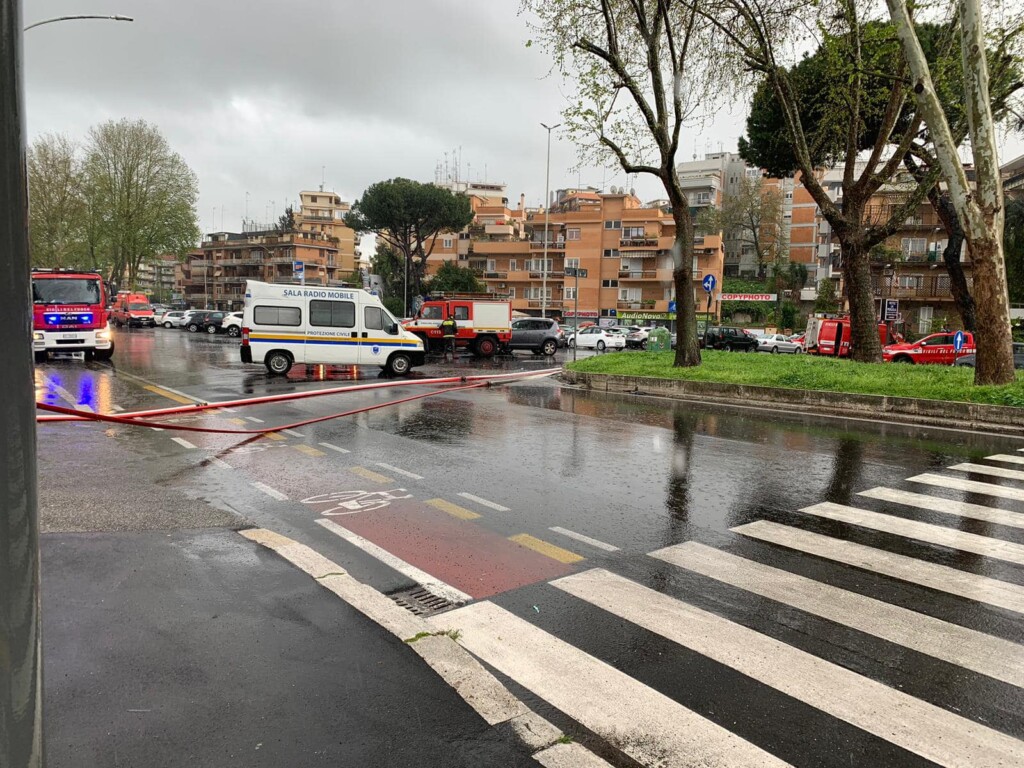 maltempo allagamenti roma