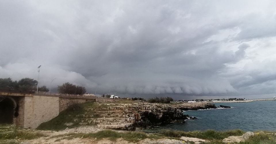 shelf cloud polignano a mare