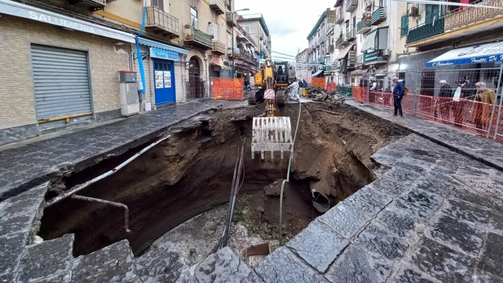 maltempo voragine secondigliano