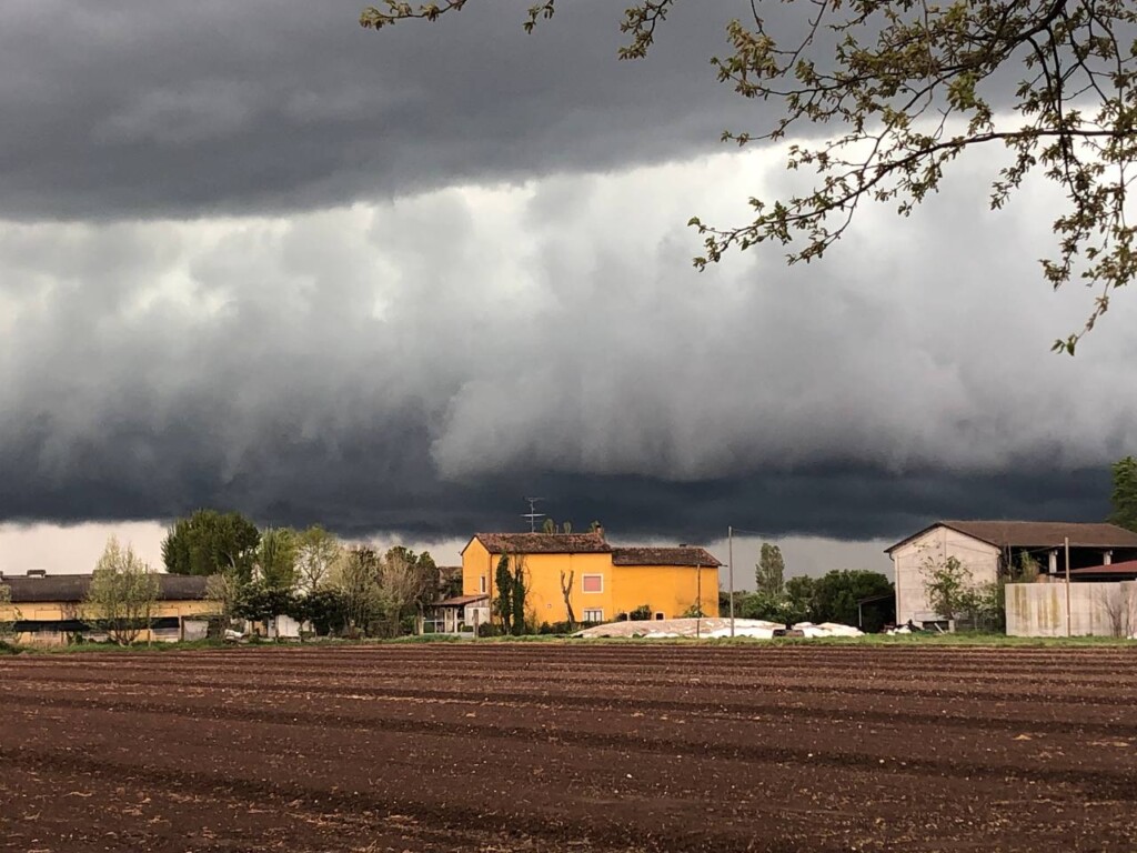 shelf cloud emilia romagna