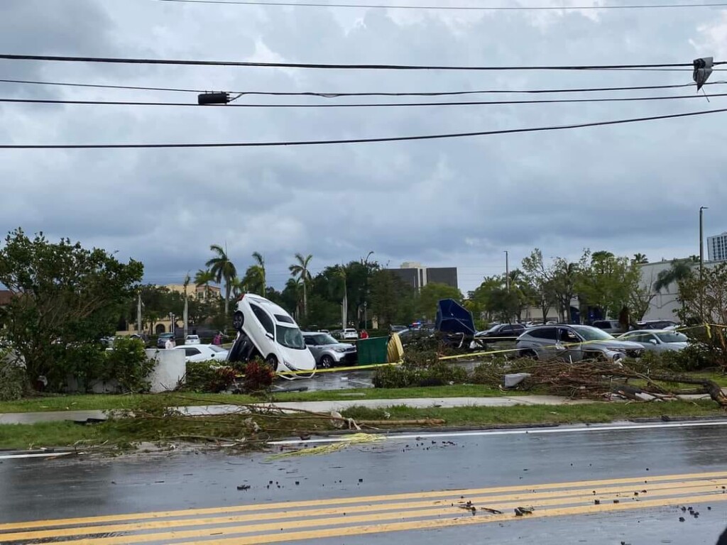 tornado palm beach gardens florida