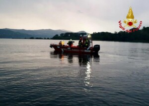 barca lago maggiore