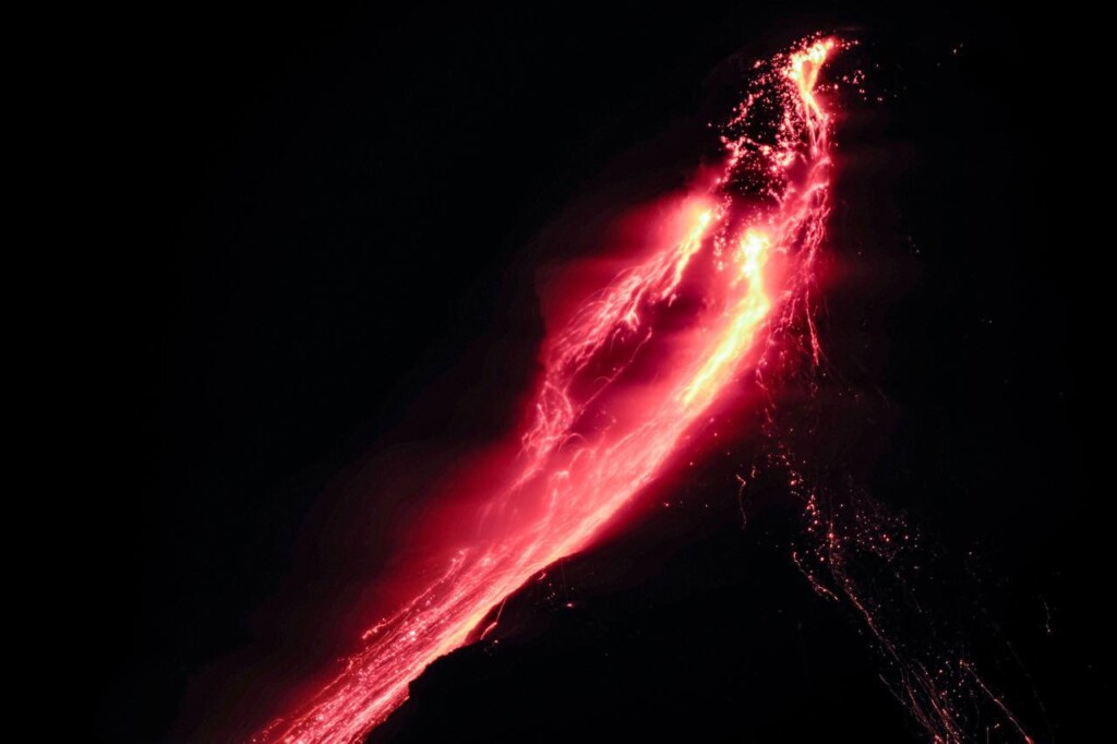 eruzione vulcano mayon filippine