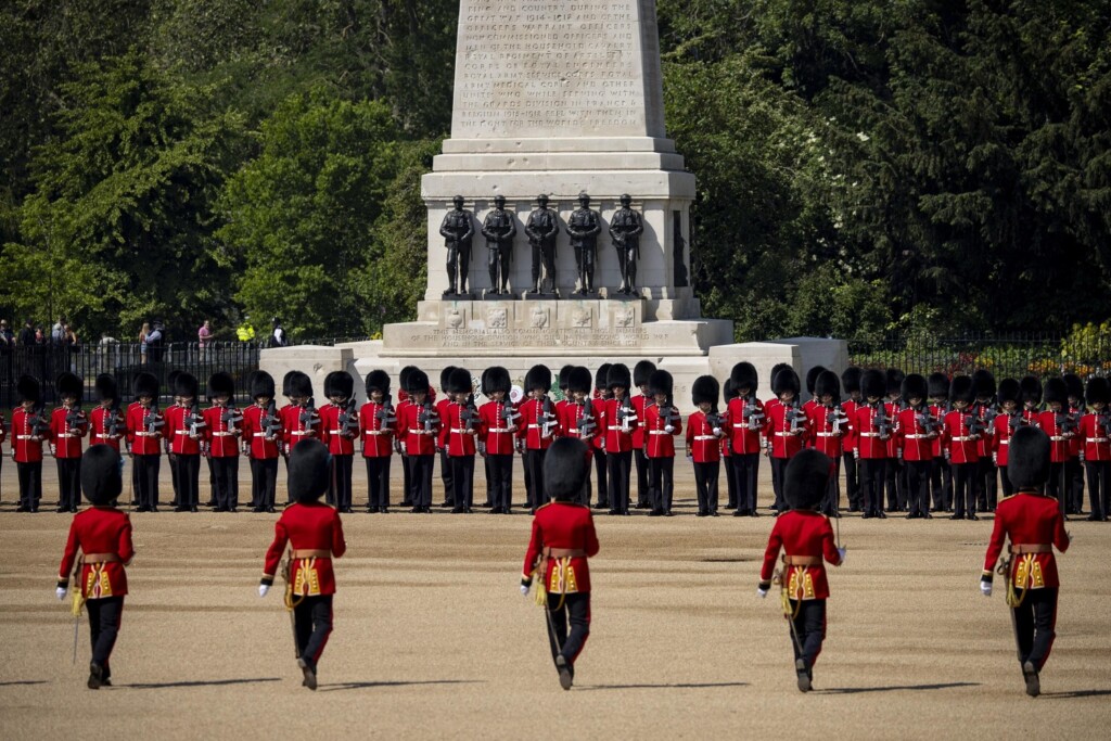 parata militare caldo londra