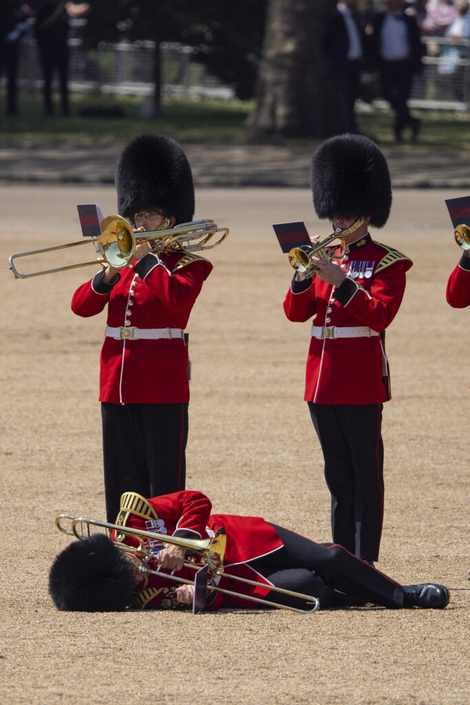 parata militare caldo londra