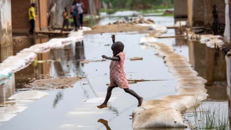 gli effetti della crisi climatica sul benessere dei bambini