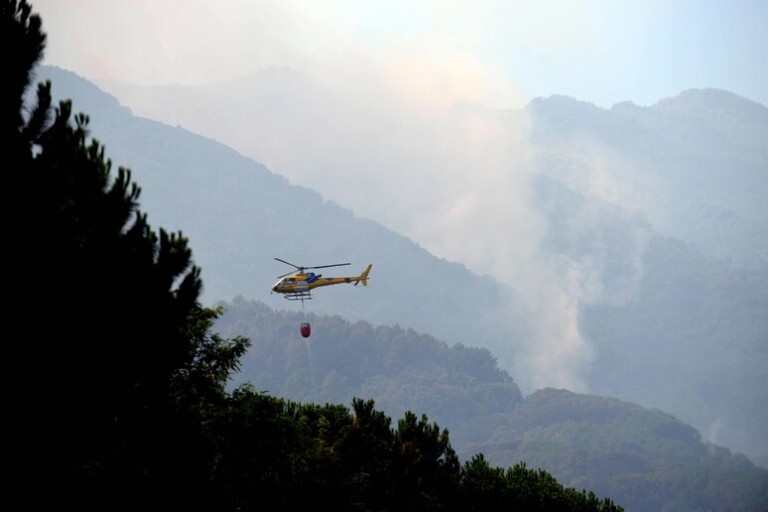 elicottero incendi