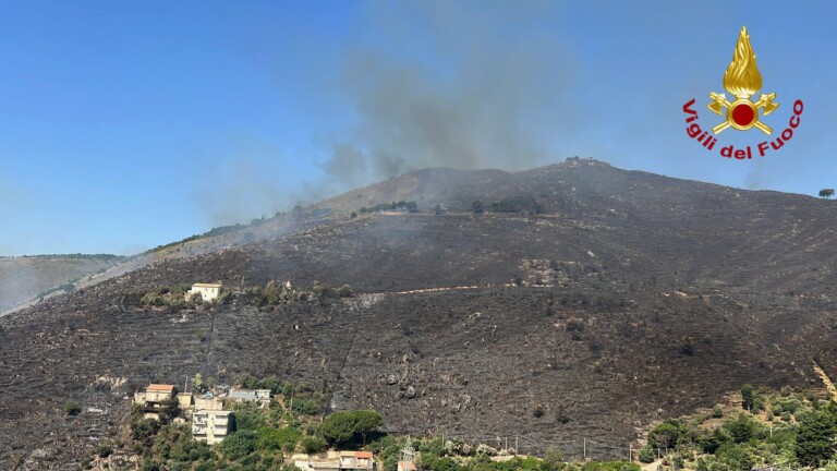 incendi caldo sicilia monreale