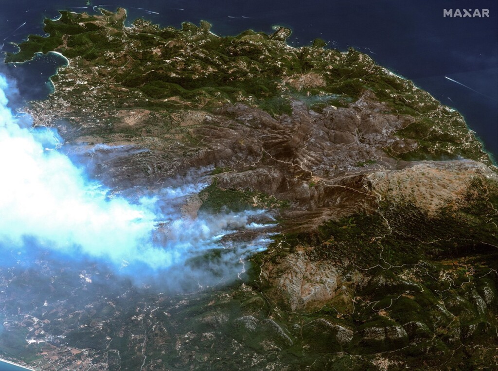 incendi grecia corfù